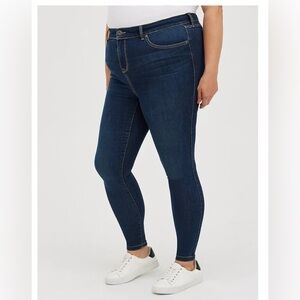 NWT Torrid 18 Tall Midfit Skinny Super Soft Ultra Stretch Mid-Rise Denim Jeans